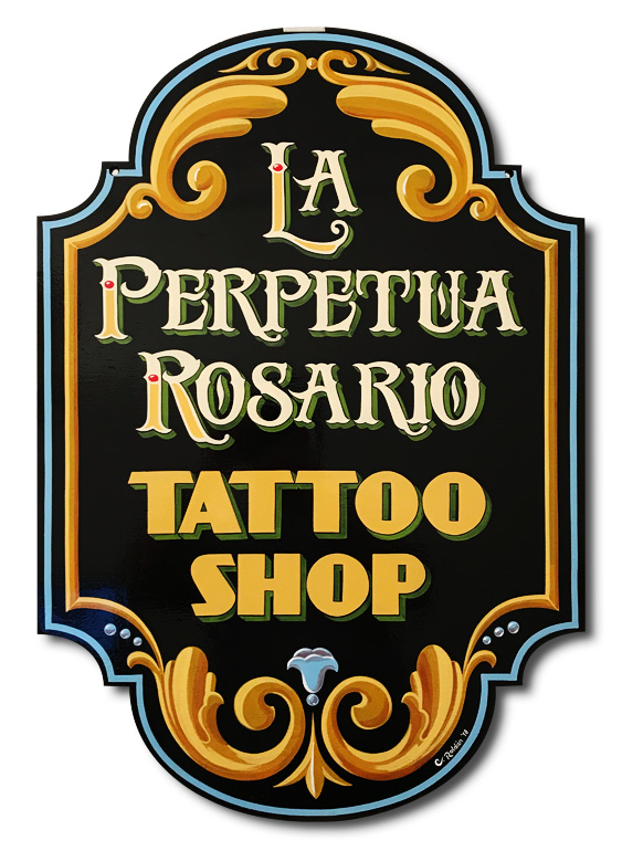 Banderola-rotulada-a-mano-tattoo-shop-tradicional