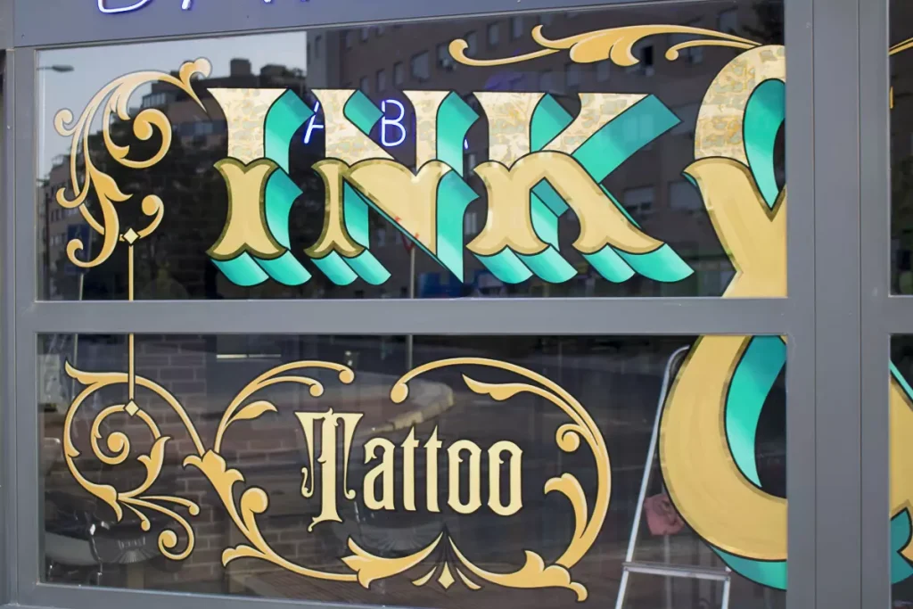 Letras Pintadas a mano en Tattoo Shop Madrid